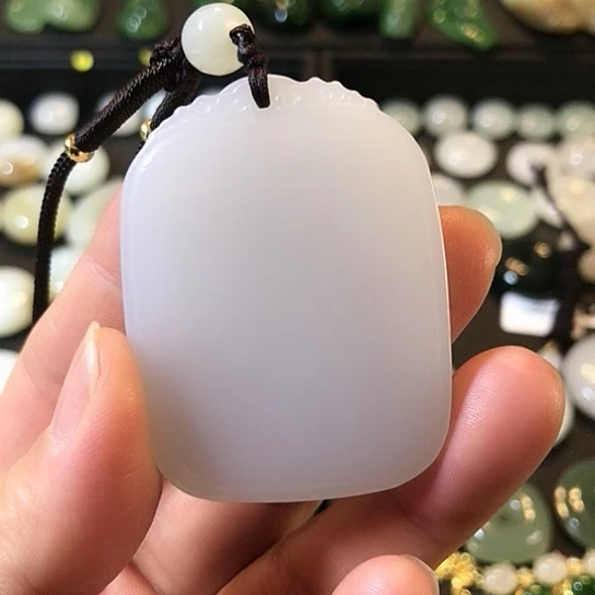 m***n和田玉未镶嵌颈饰