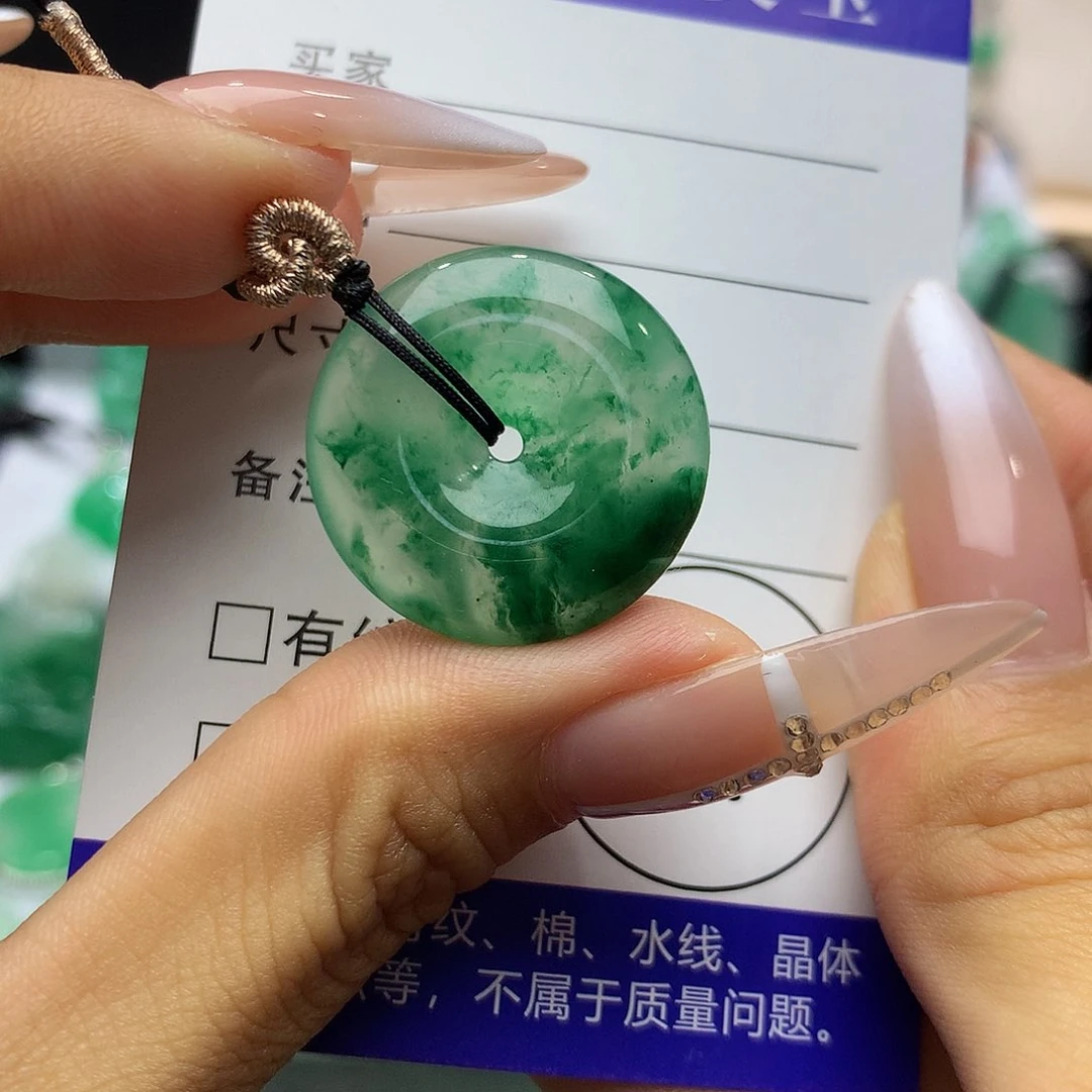 石英质玉（非洲翠）未镶嵌颈饰