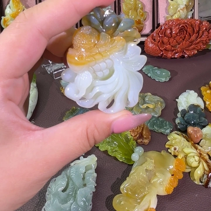 未镶嵌蛇纹石玉颈饰简**单