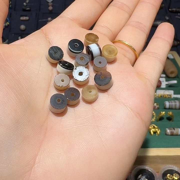秋***哥玛瑙/玉髓未镶嵌珠宝半成品