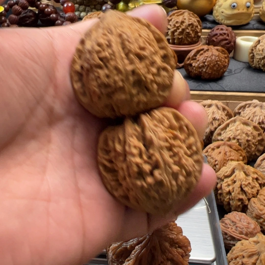 把件猴头核桃文玩核桃，蓟县绣球