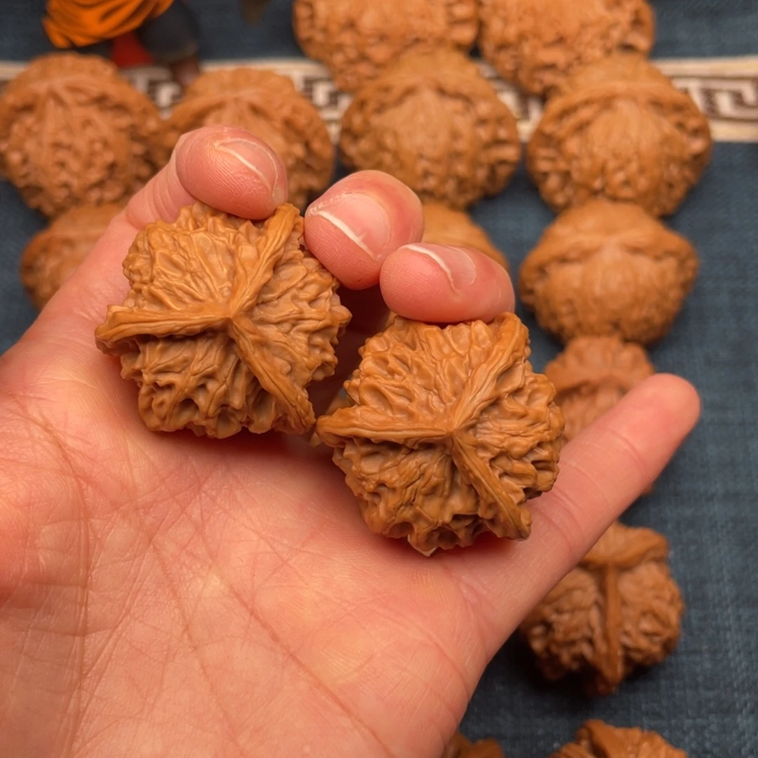 文玩核桃把件35毕业矮桩正奔