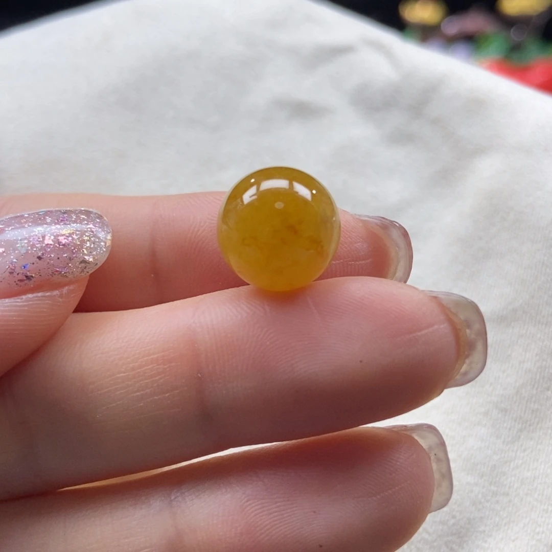 翡翠颈饰未镶嵌满黄飘红翡圆珠12.3mm