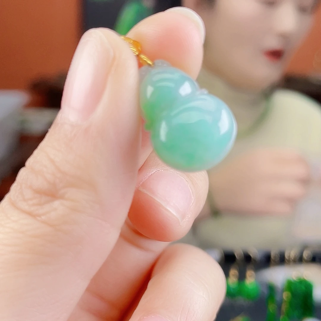 翡翠18K金镶嵌耳饰