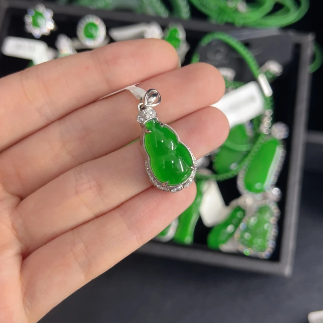 潘***脱翡翠银S925镶嵌戒指翡翠吊坠