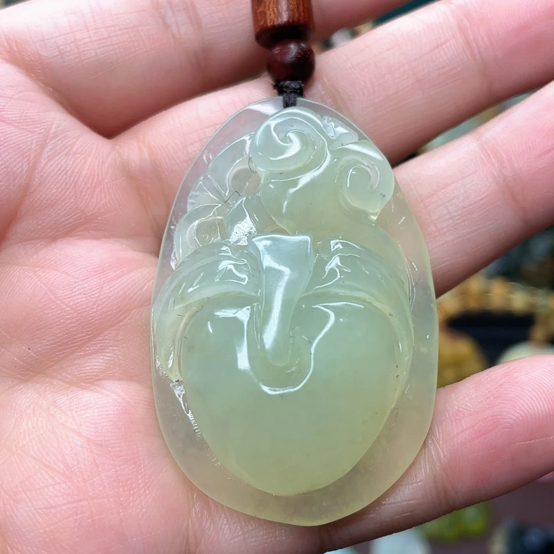 蛇纹石玉颈饰未镶嵌