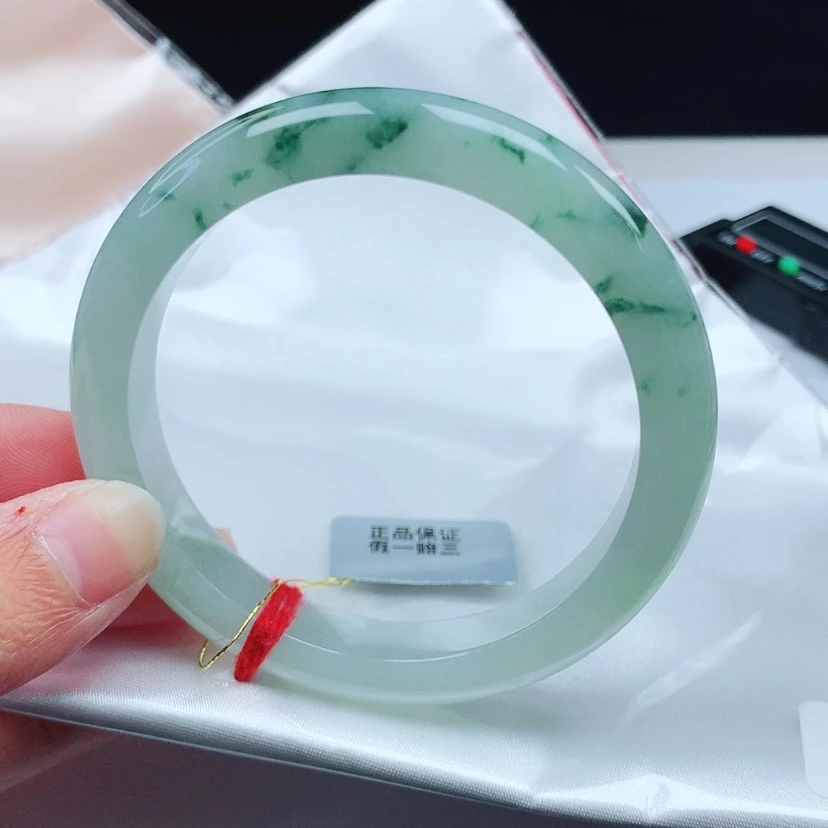 【闪购商品】翡翠手镯未镶嵌陈*54圈