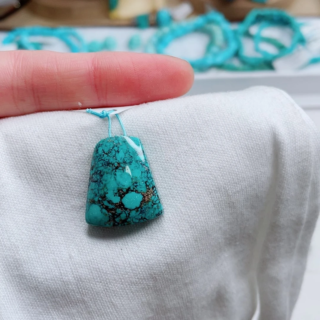 宁****绿松石未镶嵌绿松石