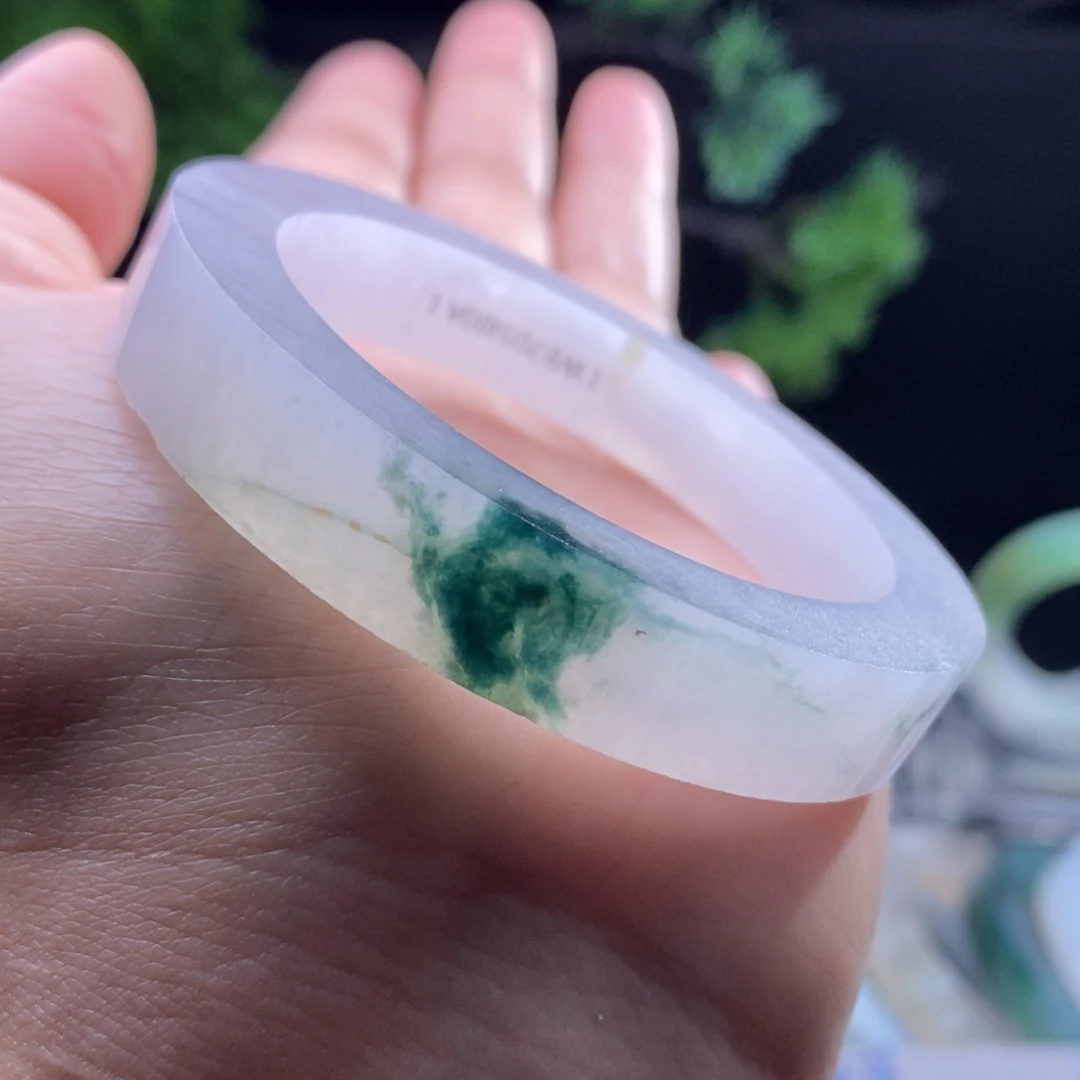 定制翡翠未镶嵌翡翠手镯