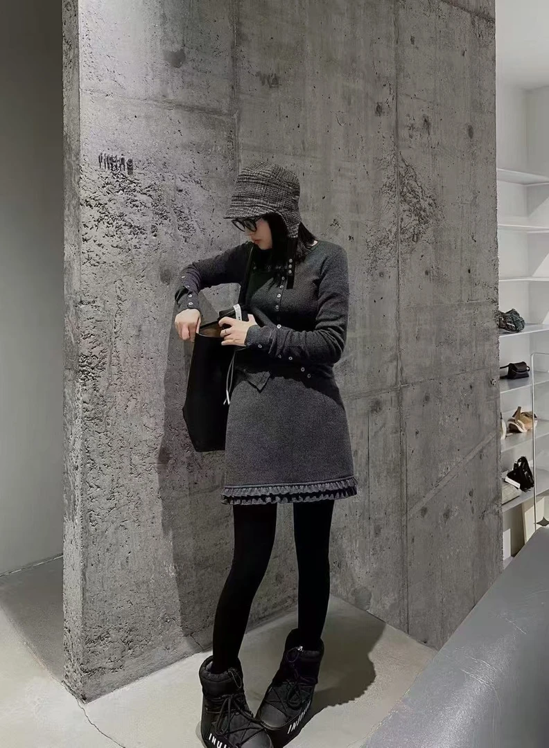 恩熙·设计感法式木耳边高腰包臀半裙1106