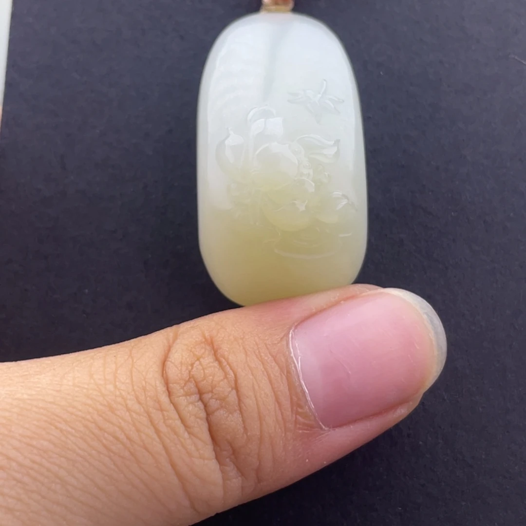 颈饰未镶嵌和田玉随型莲