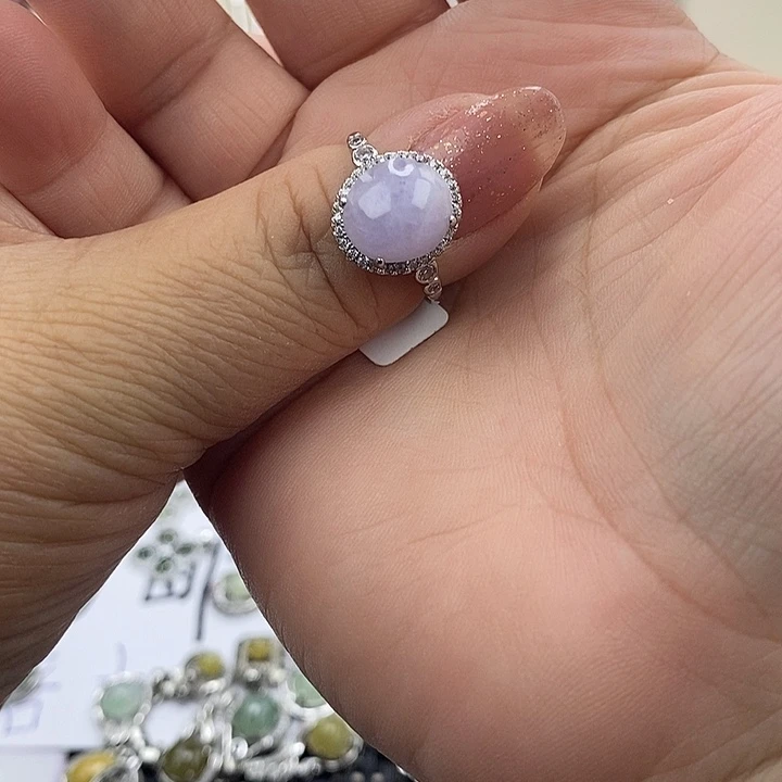 未镶嵌戒指翡翠少**做缅甸