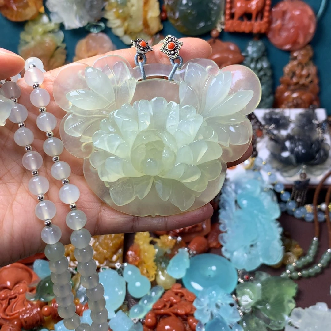 蛇纹石玉未镶嵌挂坠