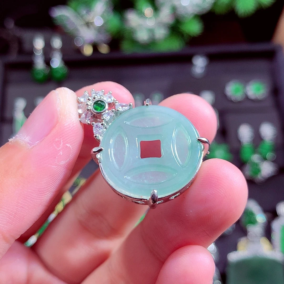 颈饰未镶嵌翡翠天然