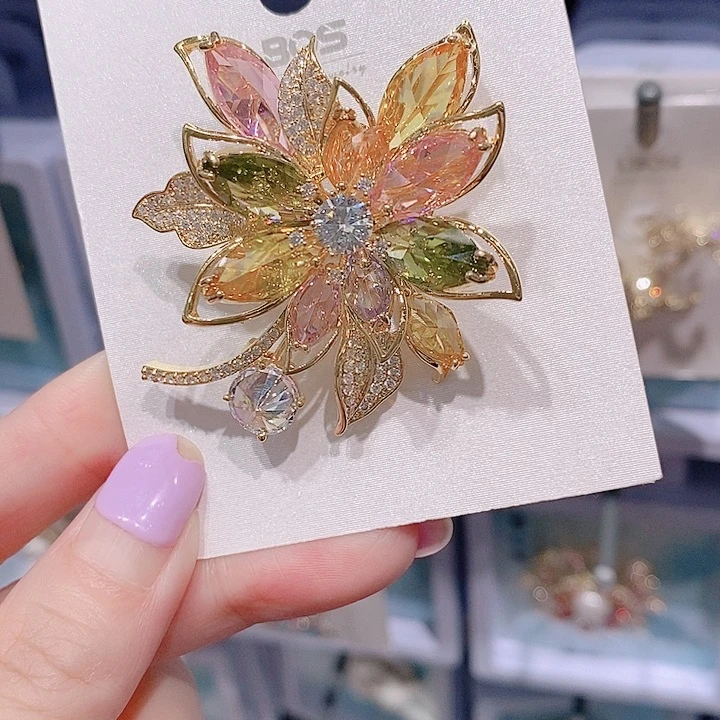 锆石铜合金彩色花朵胸针