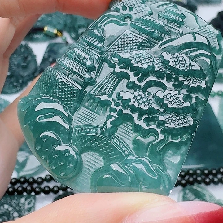 颈饰未镶嵌翡翠天然的A货翡翠多样性发其一