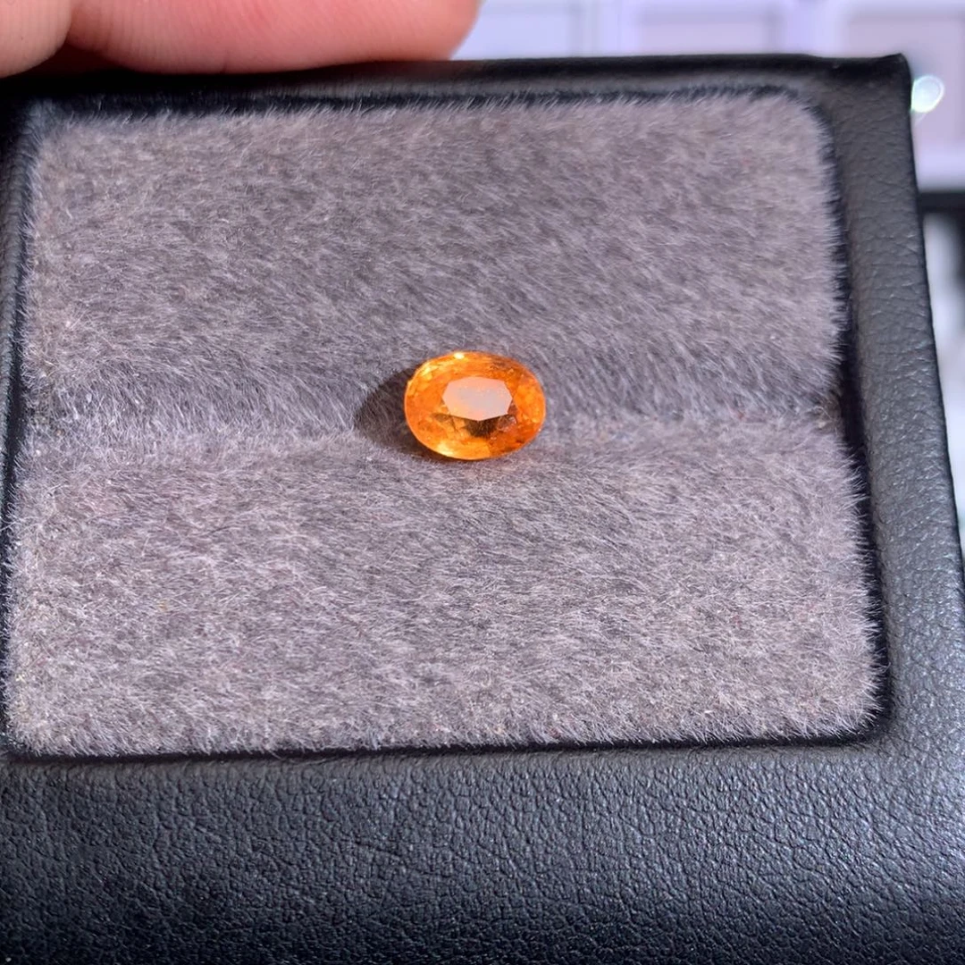 未镶嵌石榴石（芬达石）裸石2.205ct