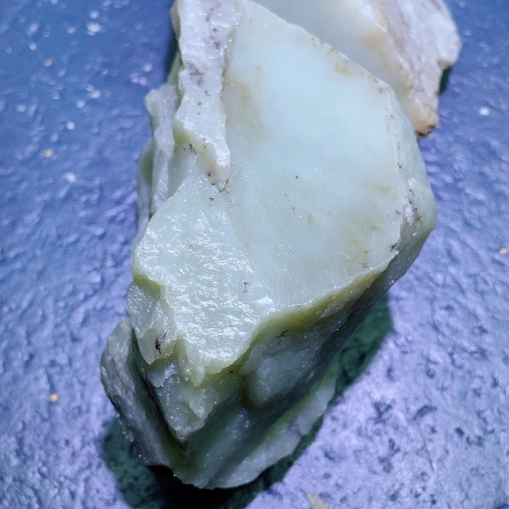 和田玉未镶嵌珠宝半成品