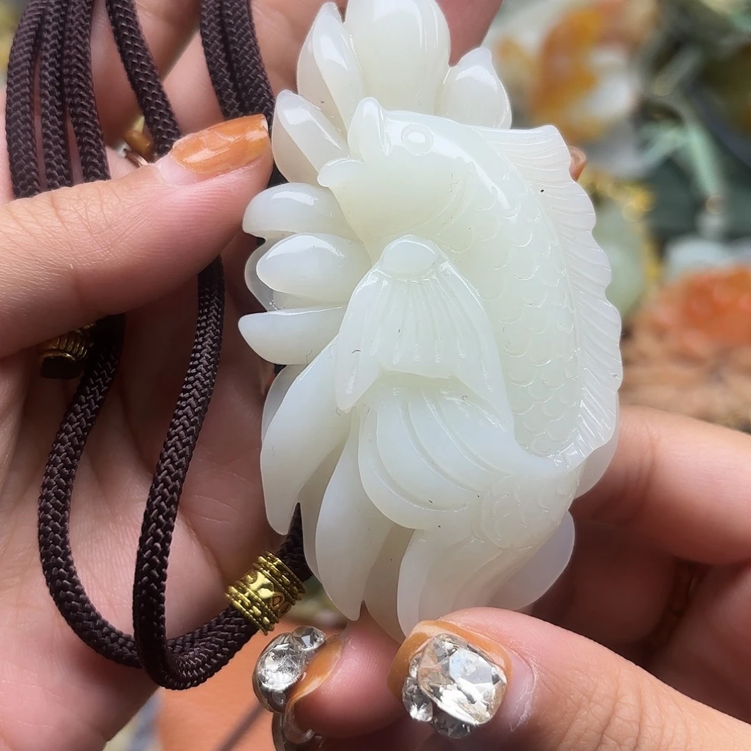 蛇纹石玉未镶嵌吊坠