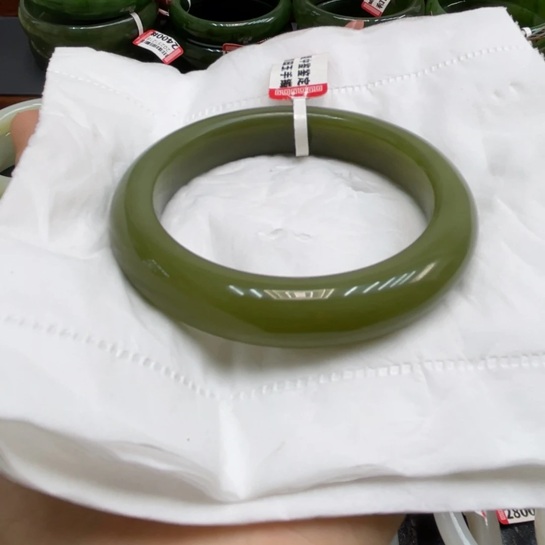 未镶嵌手镯和田玉