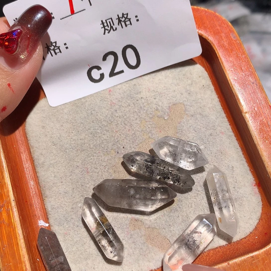 水晶颈饰未镶嵌多样化处理发1 个c 20