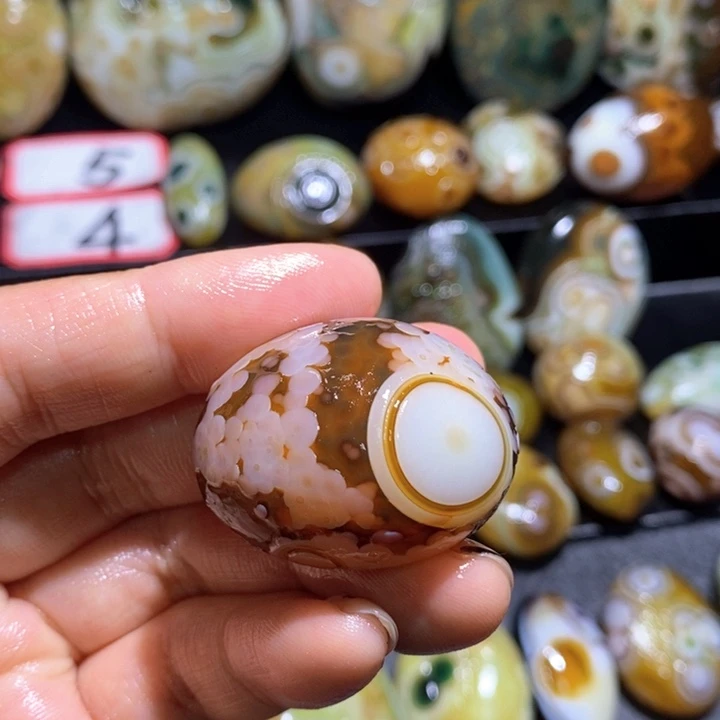 玛瑙/玉髓玛瑙吊坠未镶嵌