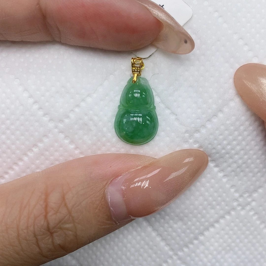 颈饰18K金镶嵌翡翠