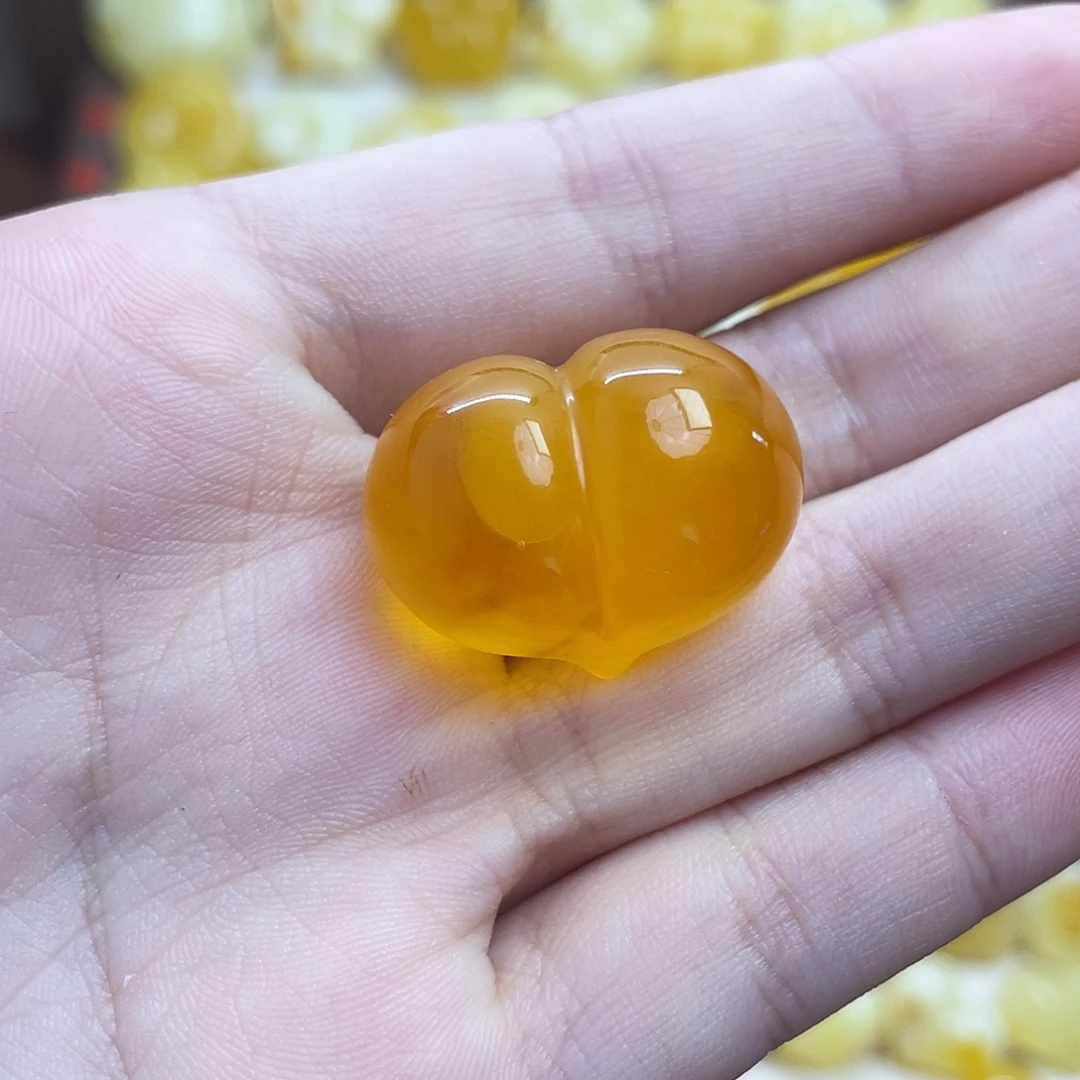 琥珀未镶嵌珠宝奇石肥屁桃