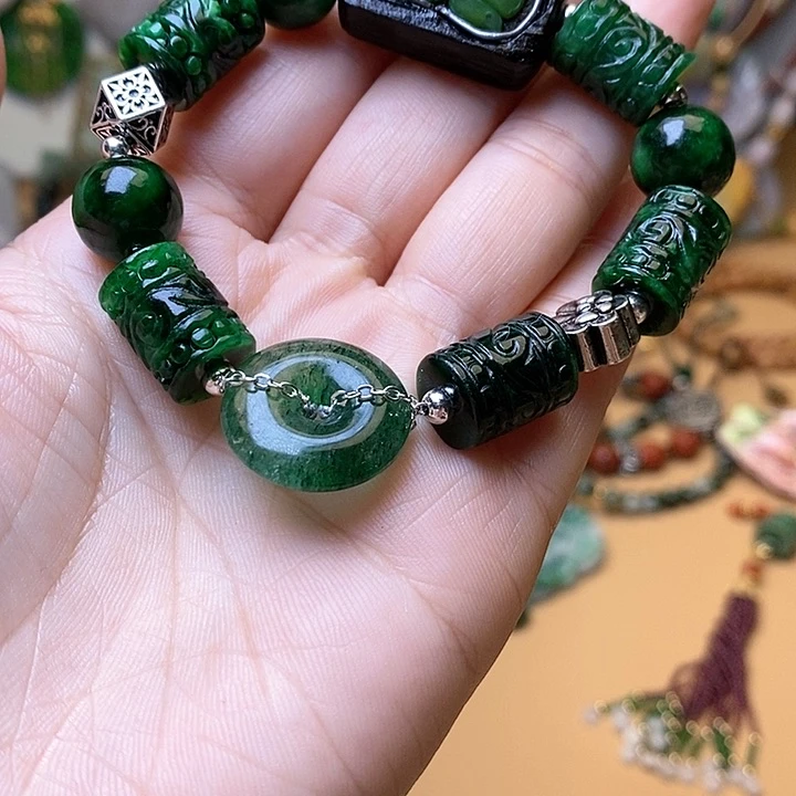 翡翠吊坠(赠链)未镶嵌?****?手链399