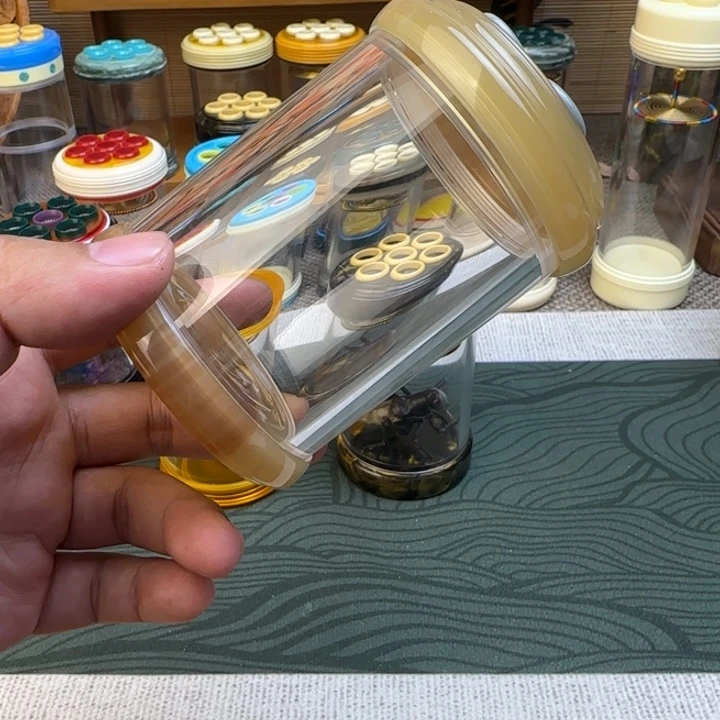 王***海迟鸣65牛角料七孔蝈蝈罐带簧