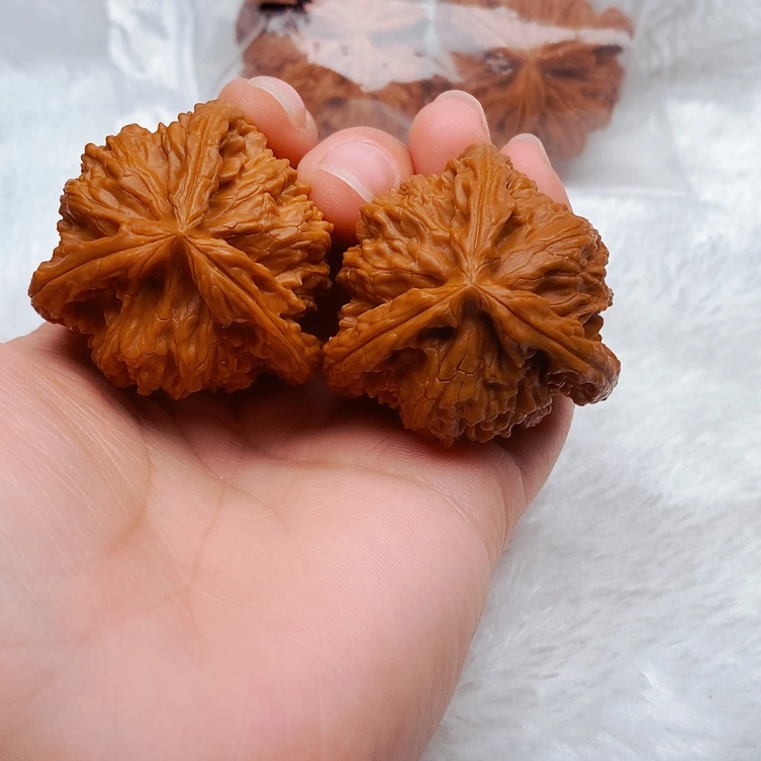 ·***文玩核桃吊坠三棱