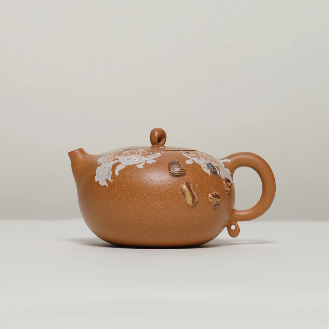 汪汪茶器&季畅园 金玉满堂（双鱼）段泥 200cc 何嘉威制紫砂壶