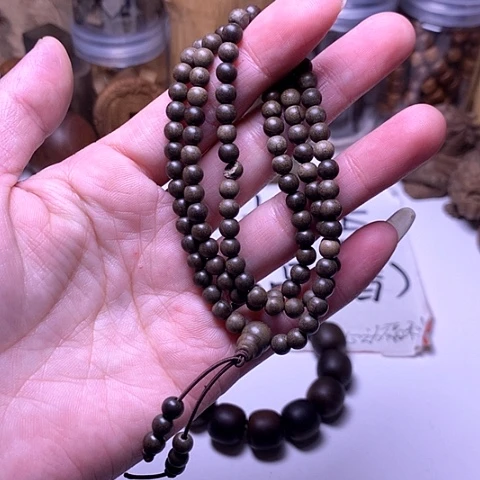檀香木手串/手链檀香阴沉0,5/108多圈顺纹
