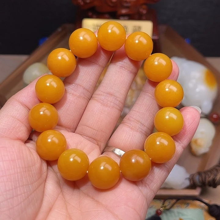 安***尼和田玉未镶嵌颈饰