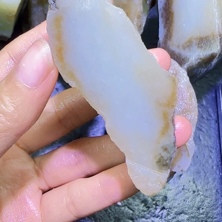 和田玉（糖玉）未镶嵌珠宝半成品