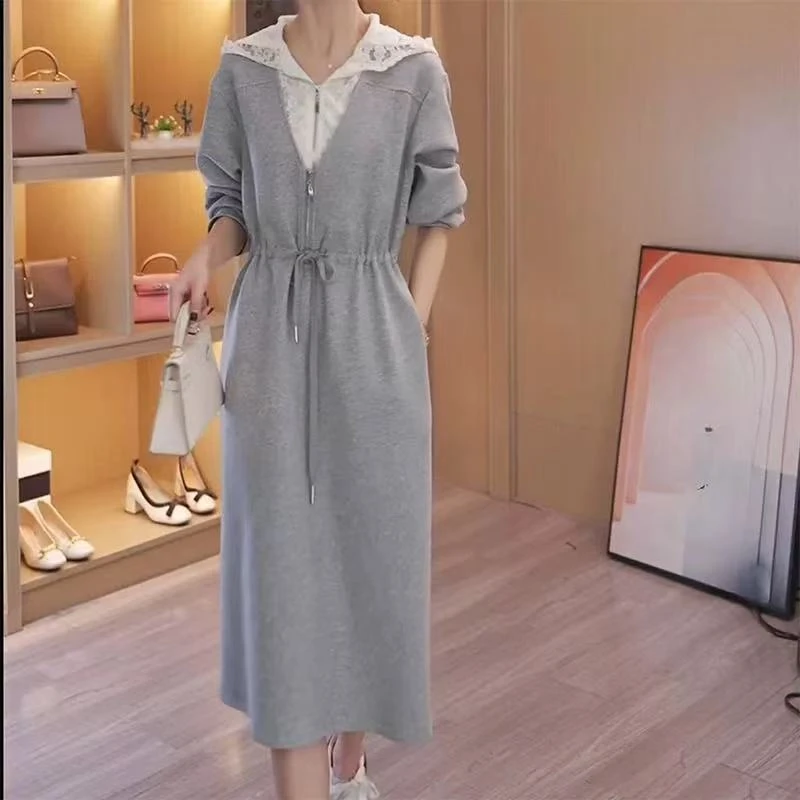 设计感撞色连帽连衣裙2025春季新款休闲中长款显瘦过膝裙子