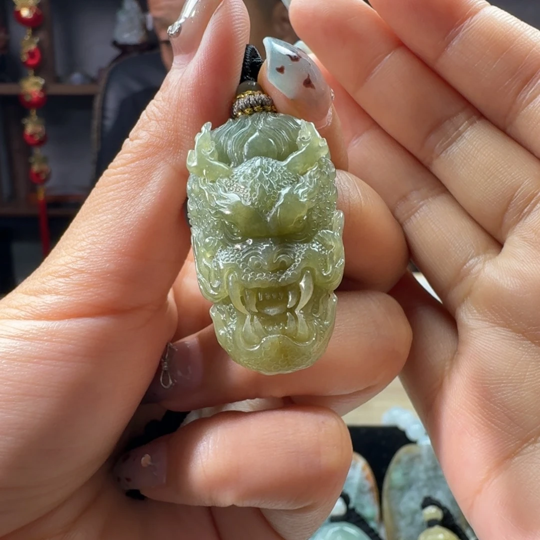 請***辰定制翡翠未镶嵌龙牌