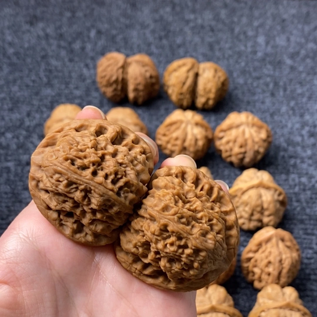 文玩核桃吊坠南疆