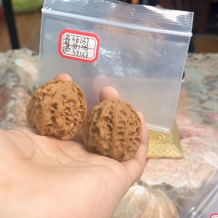 文玩核桃把件苹果园