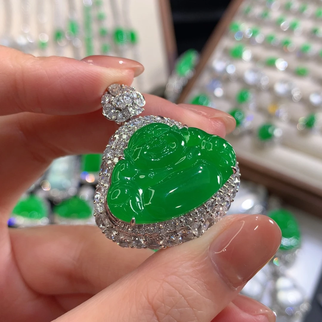 翡翠18K金镶嵌颈饰佛公