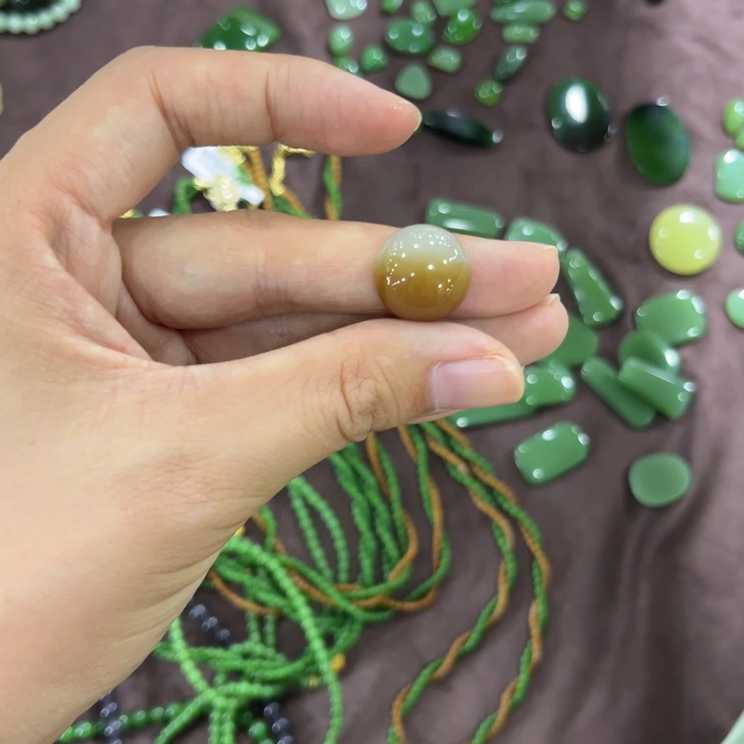 和田玉（糖玉）未镶嵌颈饰