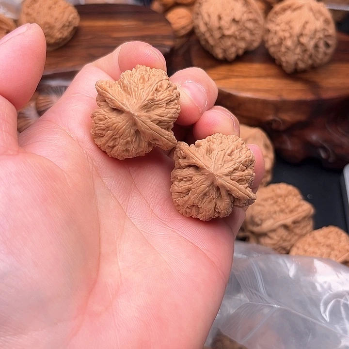 桃核把件核桃密纹33