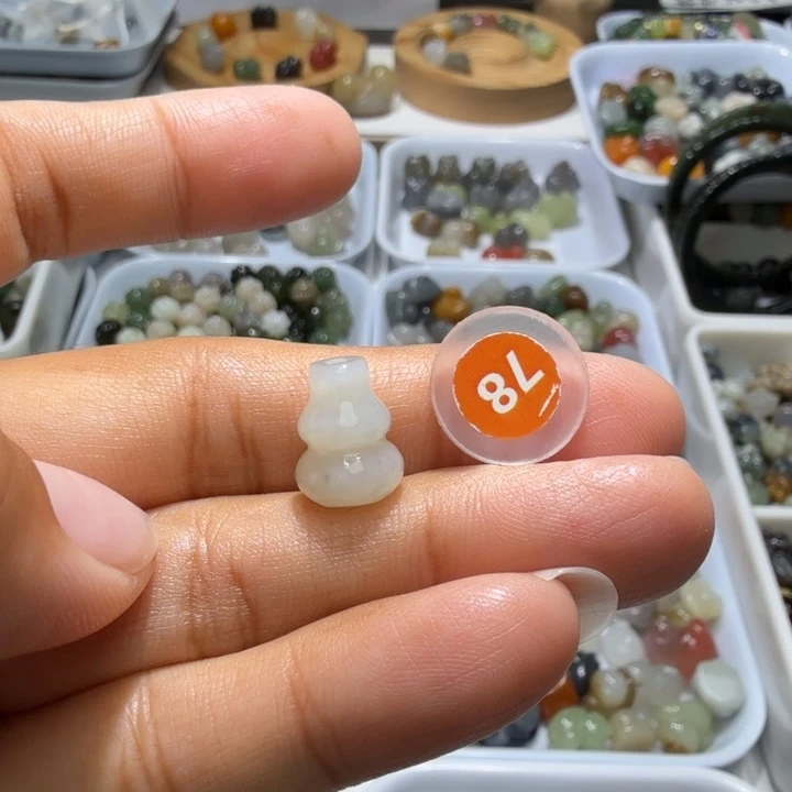 和田玉未镶嵌珠宝奇石