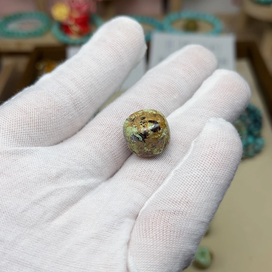南红玛瑙未镶嵌珠宝奇石
