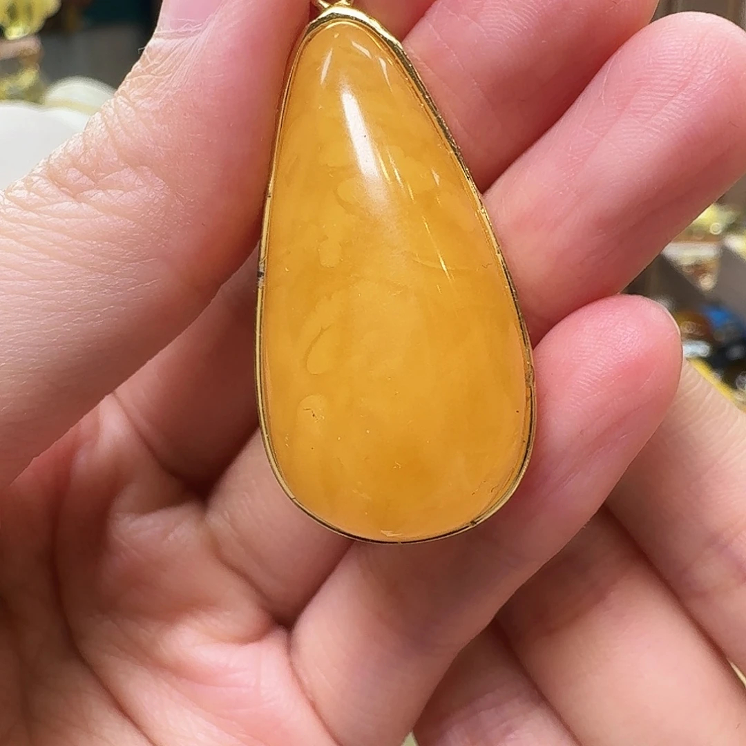 琥珀未镶嵌颈饰吊坠