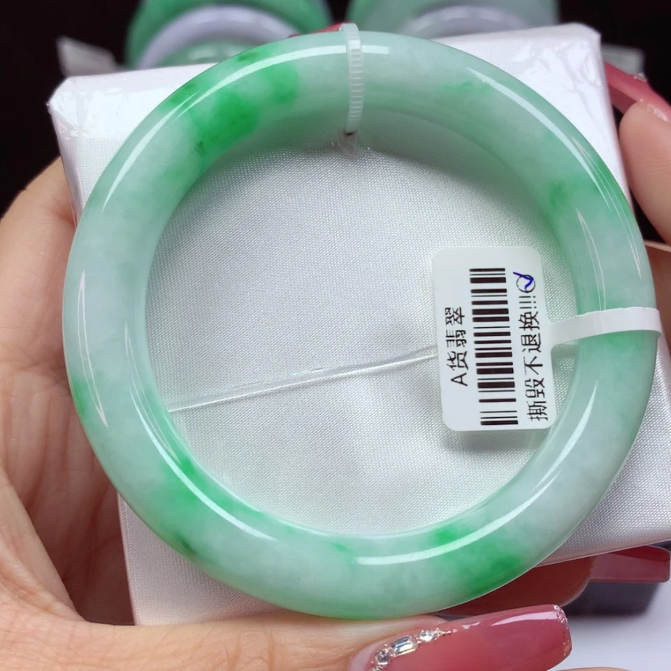 【闪购商品】翡翠手镯未镶嵌白底青圆条
