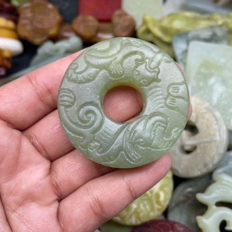 蛇纹石玉颈饰未镶嵌55