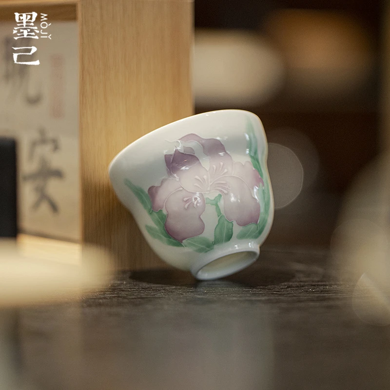墨己手绘有田烧鸢尾花陶瓷茶杯功夫茶具家用葫芦品茗杯单杯主人杯