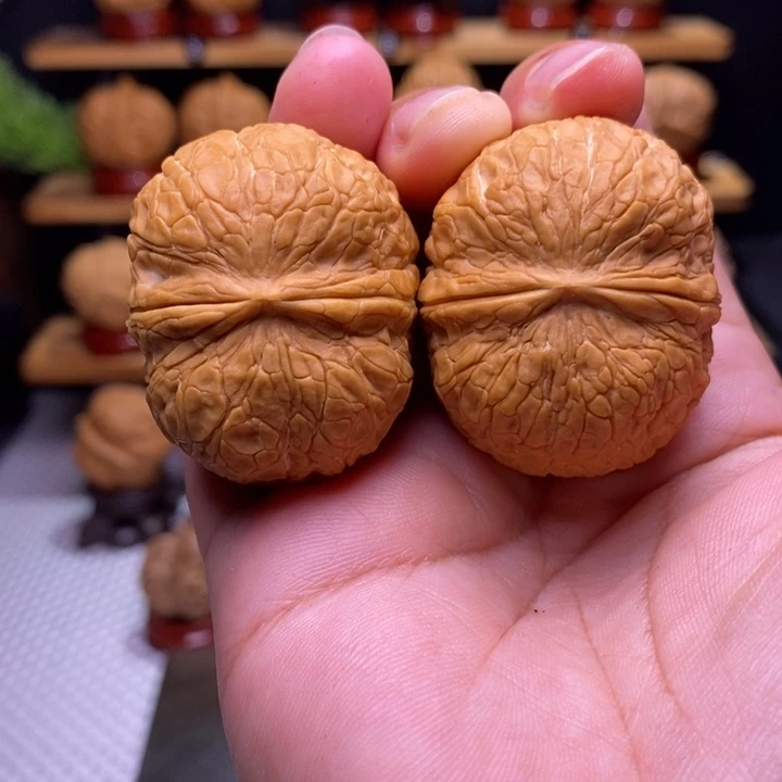 核桃云铁红尊26号