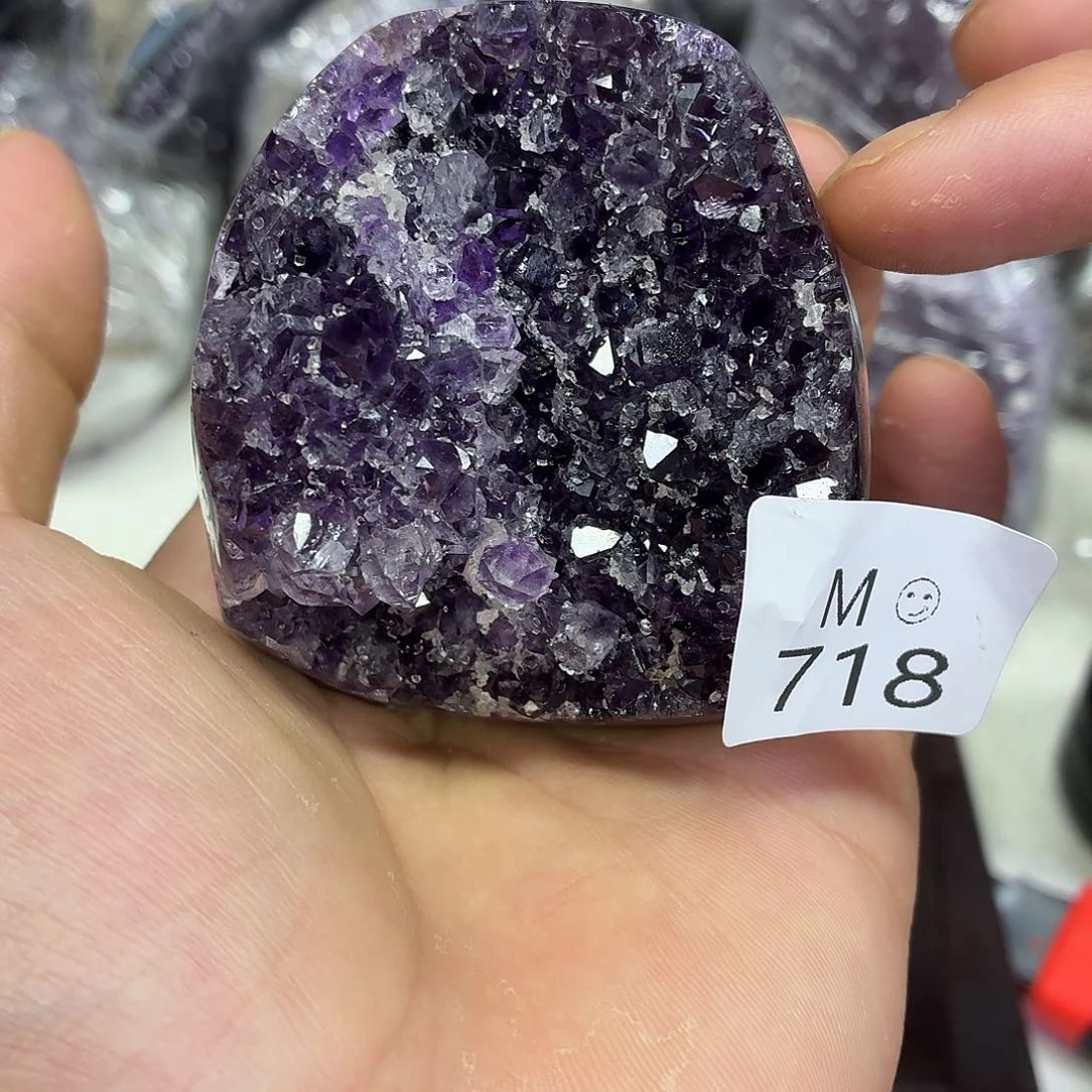 未镶嵌水晶大型摆件（非配饰）